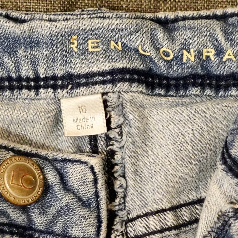 Mid Rise Light Denim Shorts - Picture 3 of 3